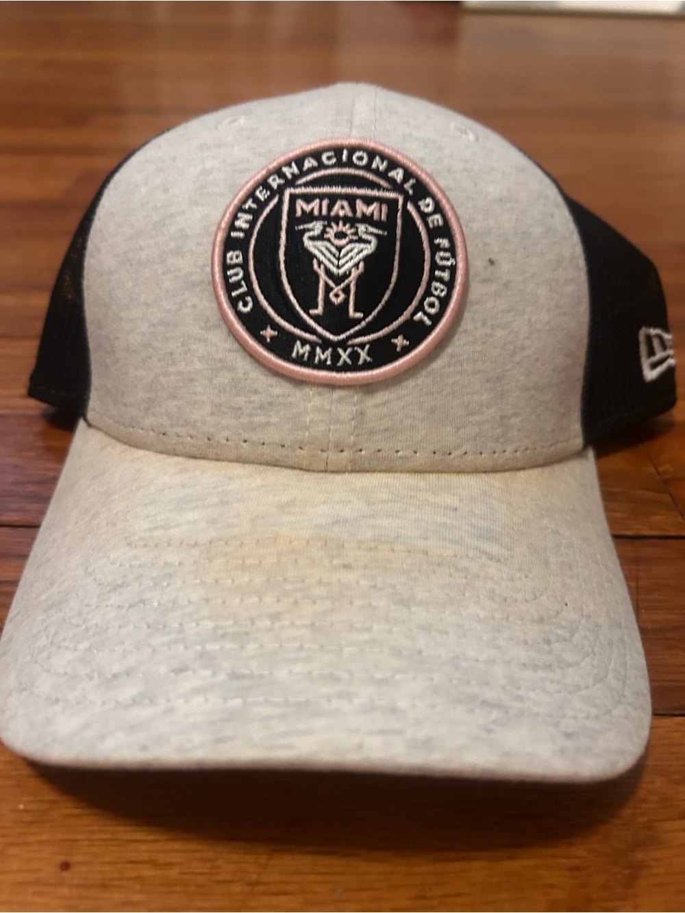 New Era Miami Club Trucker Hat - Gray/Black with Pink Accent
